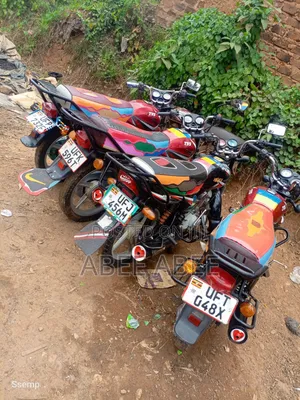 TVS HLX 125 2021 Red