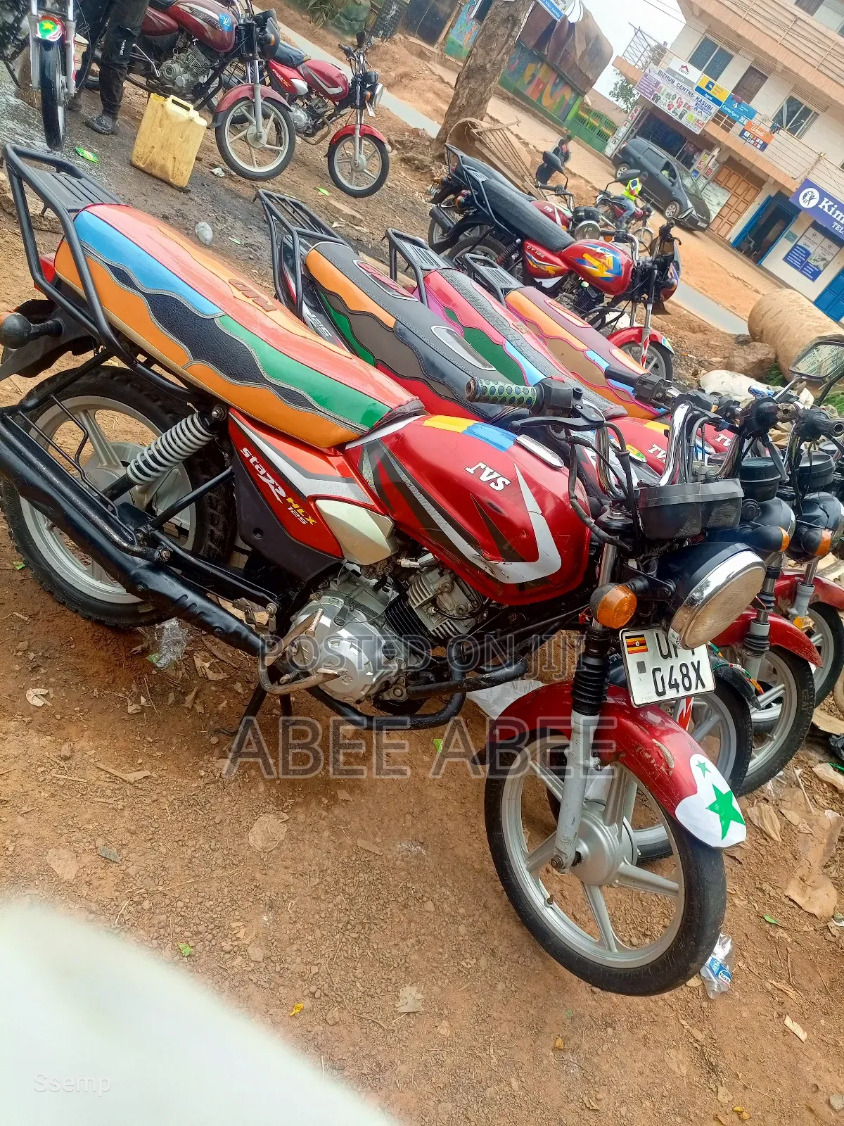 TVS HLX 125 2021 Red