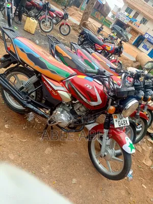 TVS HLX 125 2021 Red