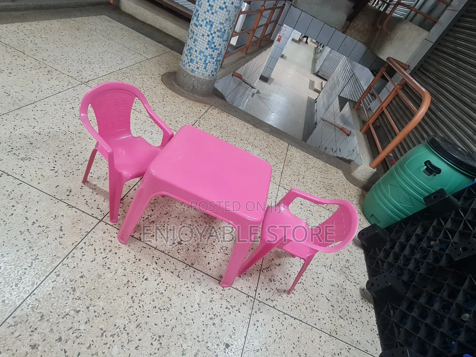 Reading Plastic Kids Table and 2 Chairs