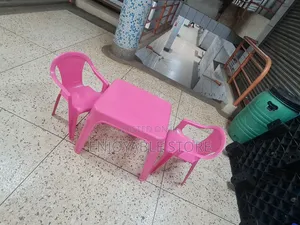Reading Plastic Kids Table and 2 Chairs