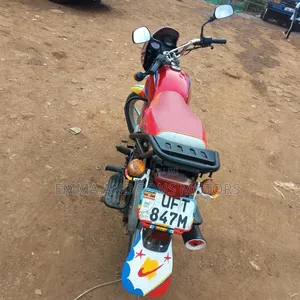 Bajaj Boxer 125 2023 Red