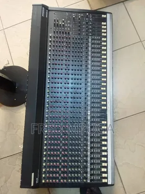 Mackie 32 Mixer