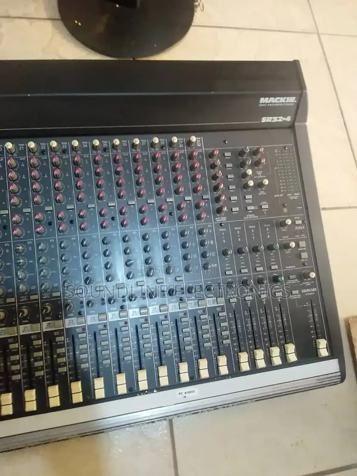Mackie 32 Mixer