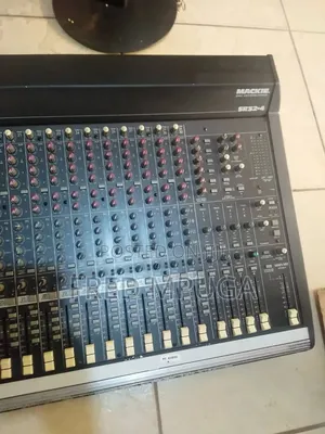 Mackie 32 Mixer