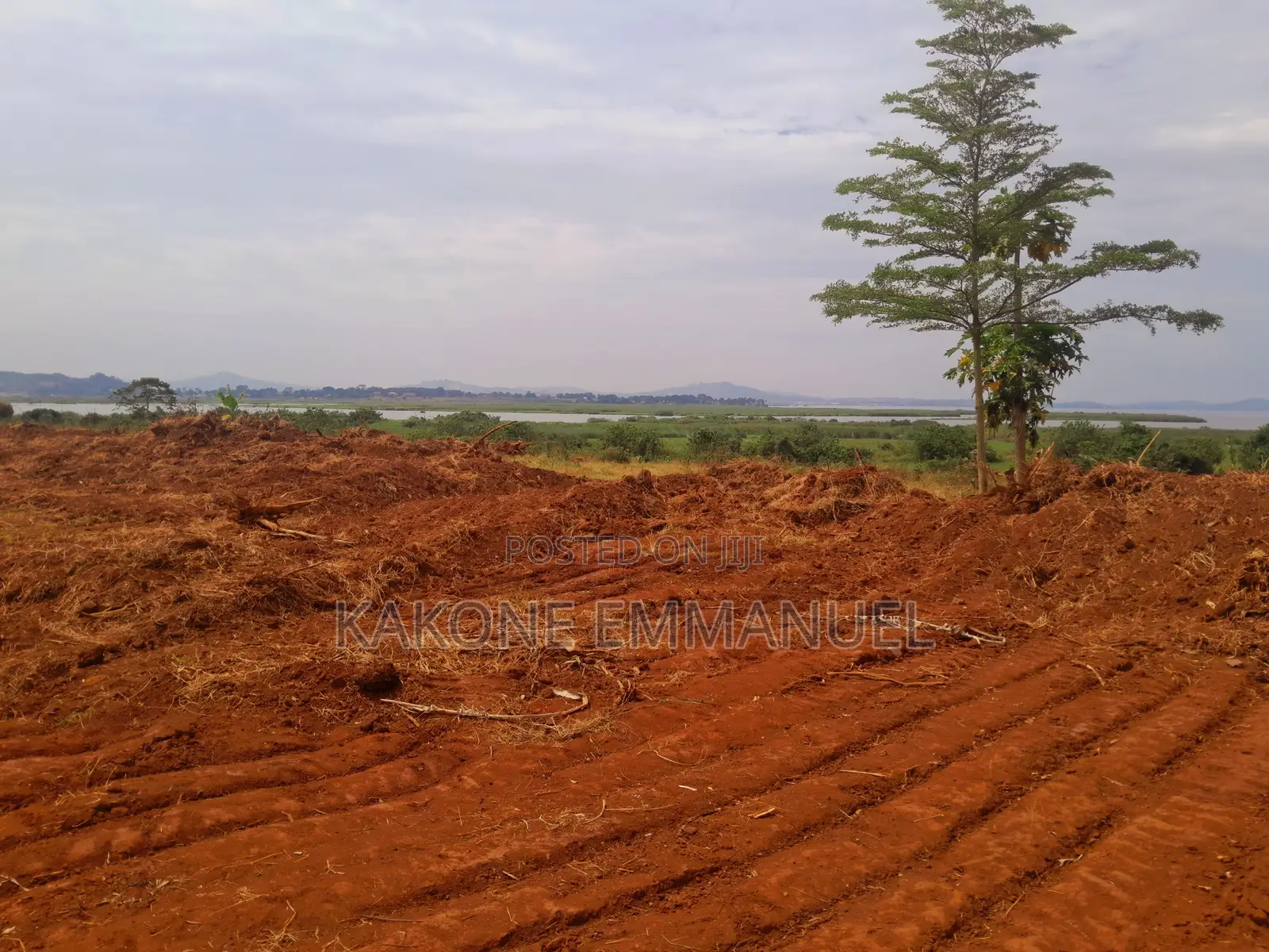 Entebbe Road, Kawuku - Bwerenga Plots With a Lake View