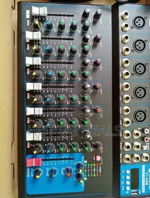 Yamaha 6 -channel Amplified Mixer - Blue