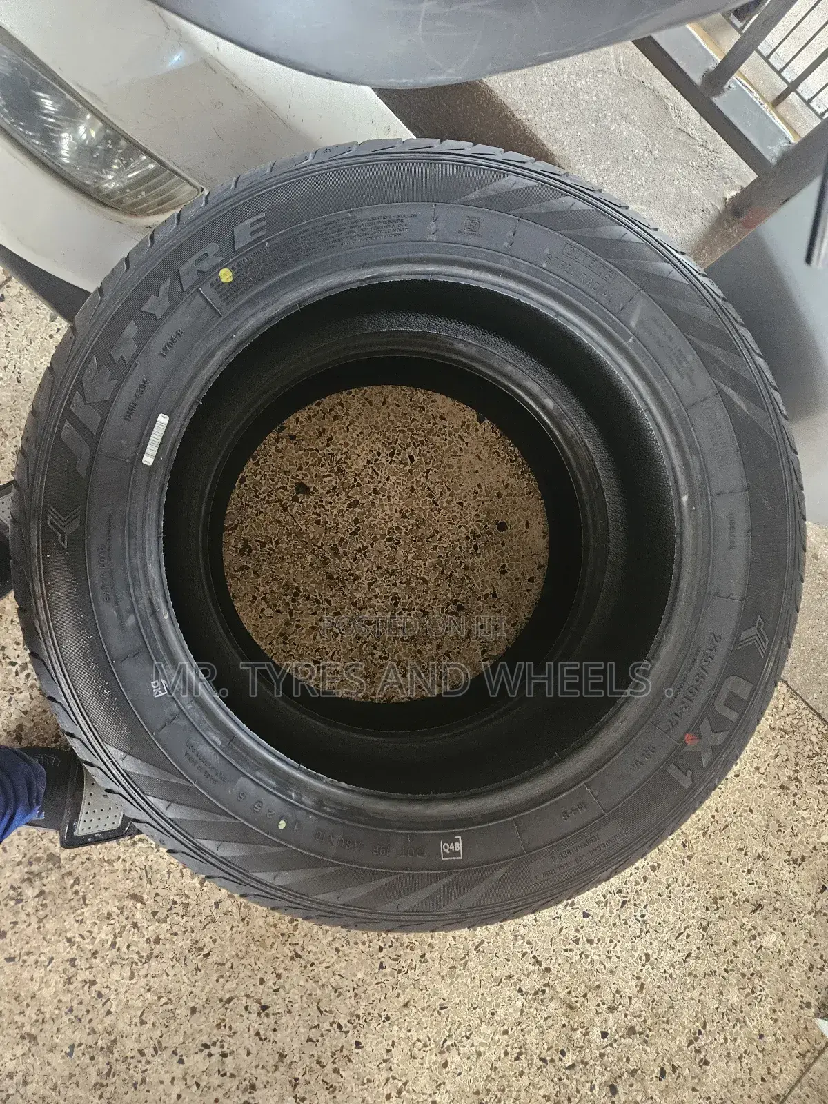 215 55 R17 Ux1 Jk Tires India  Made Vry Original 5years Warranty.
