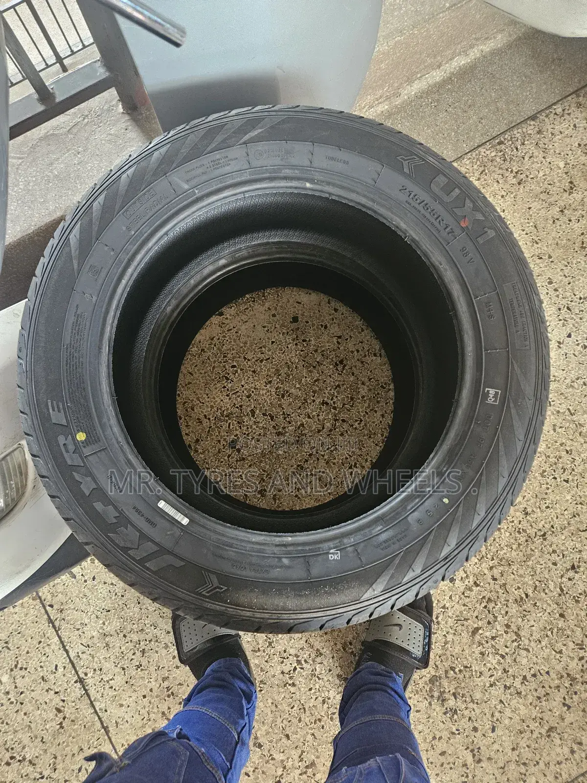 215 55 R17 Ux1 Jk Tires India  Made Vry Original 5years Warranty.