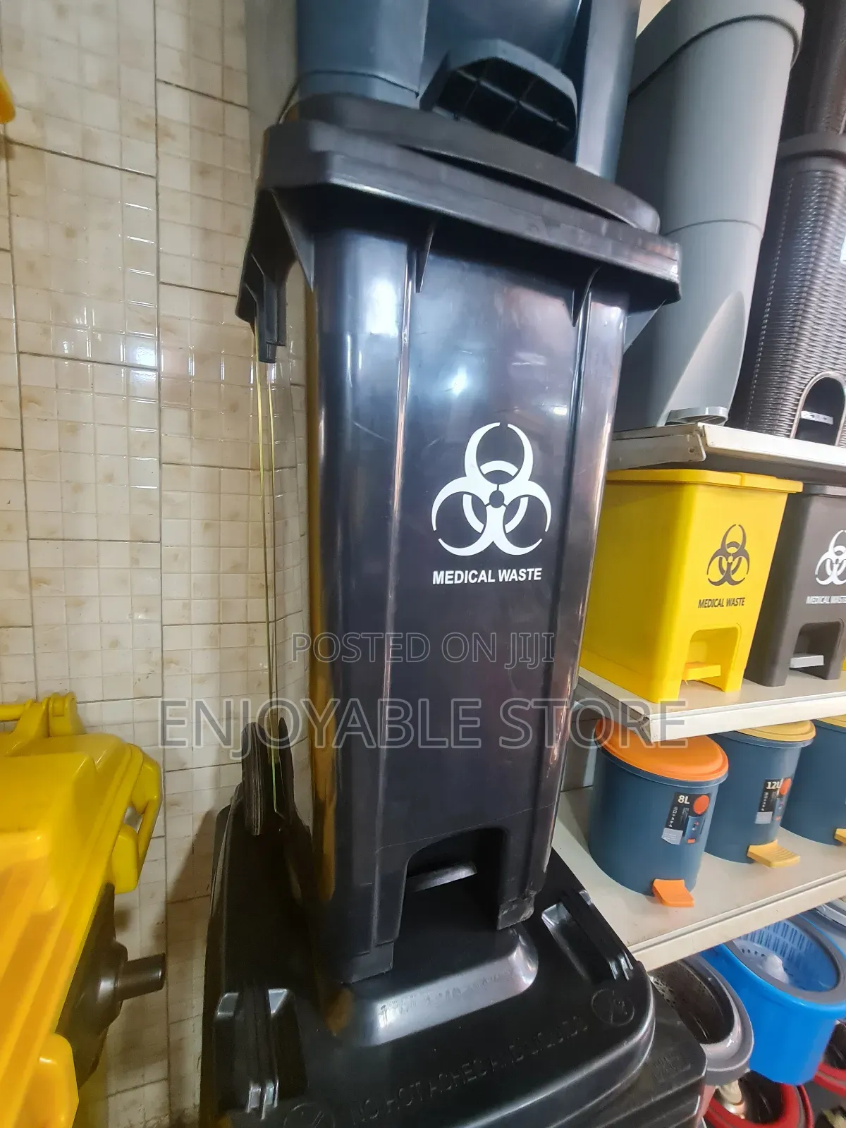 Step on Plastic Dust Bins 120ltrs