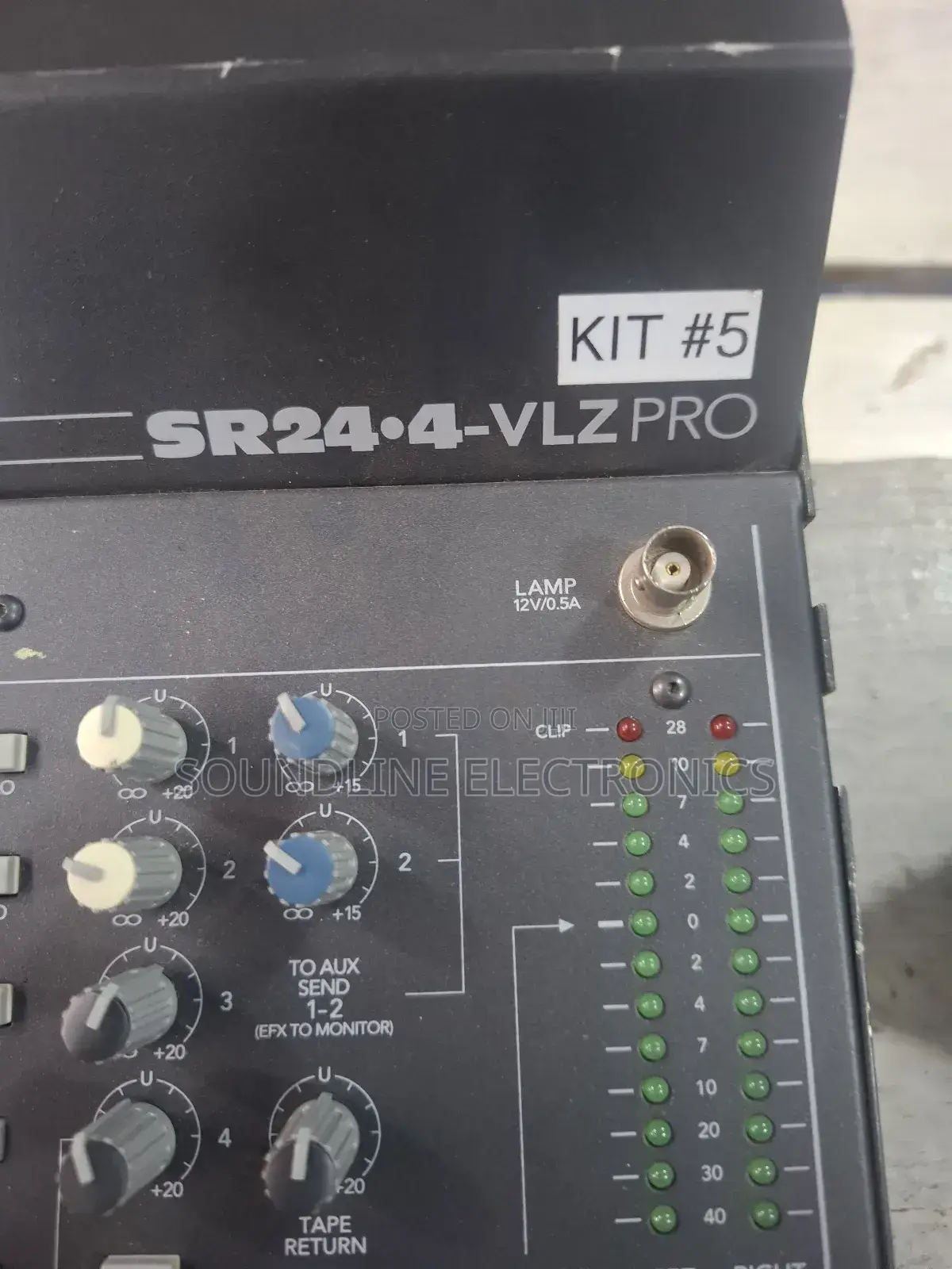 Mackie 24 Channels Mixere
