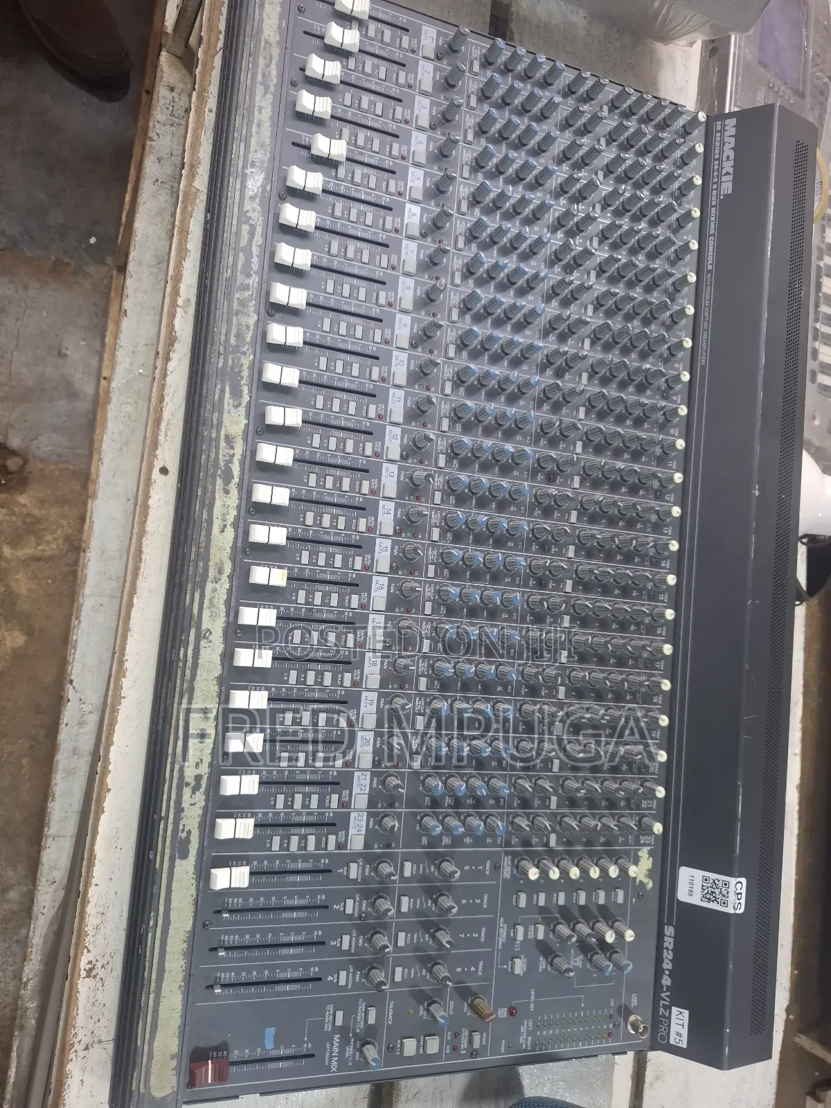 Mackie 24 Channels Mixere