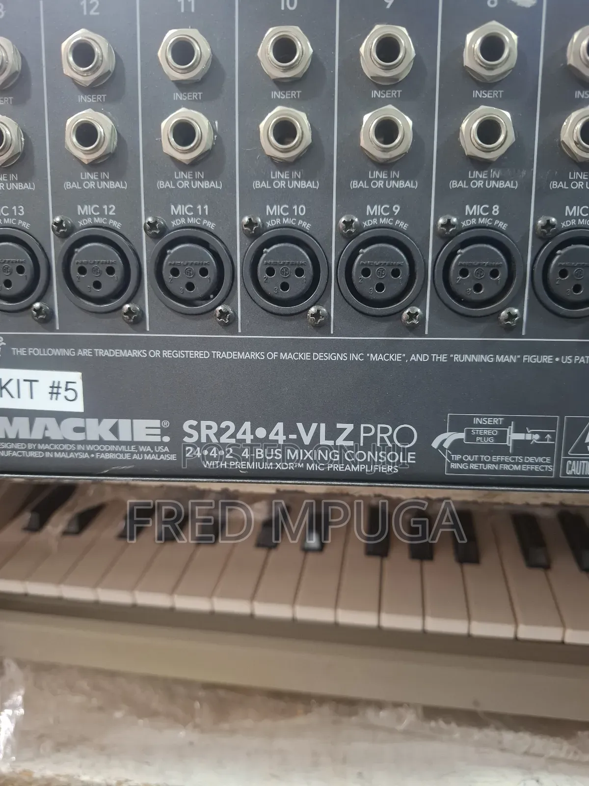 Mackie 24 Channels Mixere