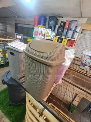 Office Plastic Dust Bins