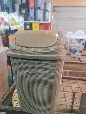 Office Plastic Dust Bins