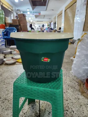 Imported Plastic Flower Pots