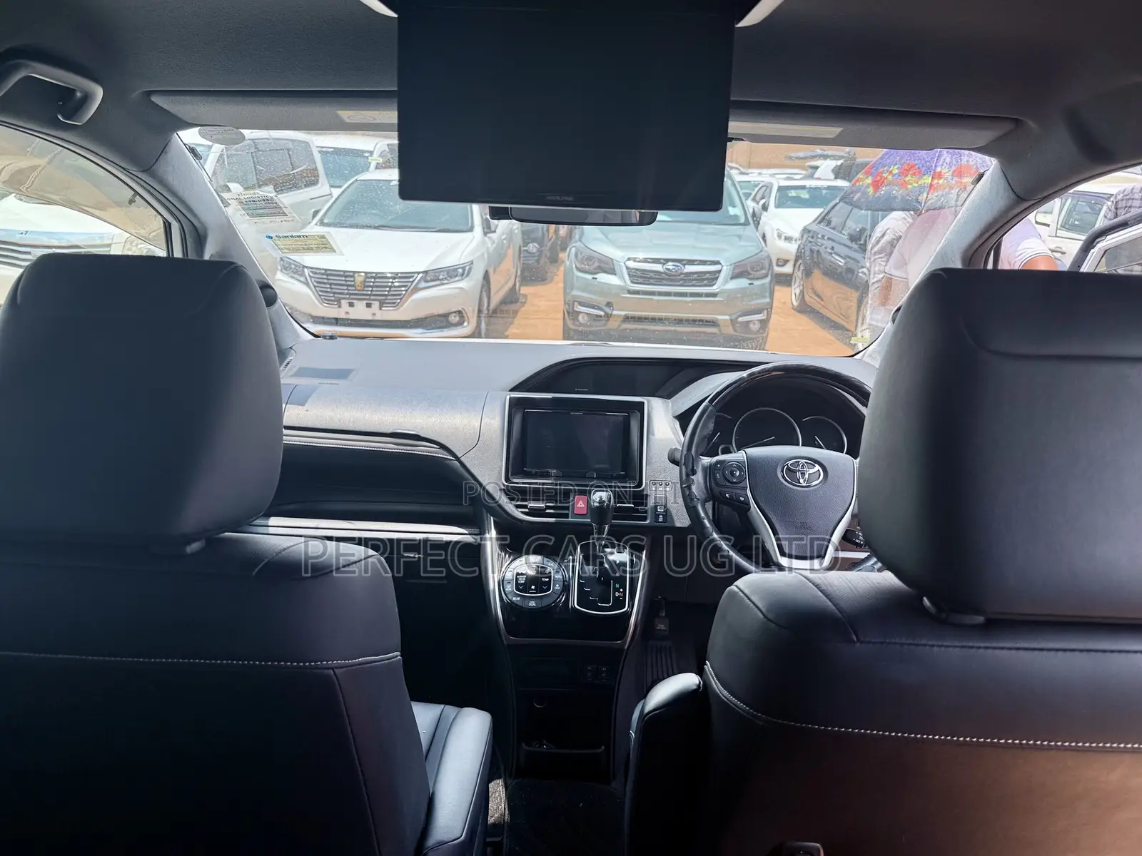 Toyota Noah 2.0 AWD (8 Seater) 2017 Off white