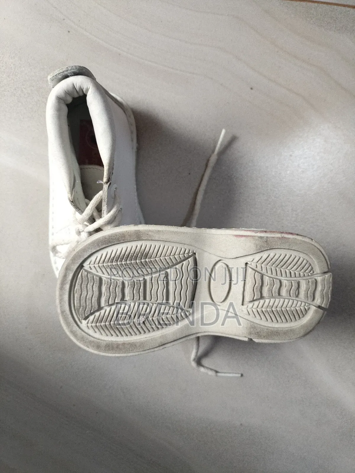 Used Size 21 White Cosmos Shoes