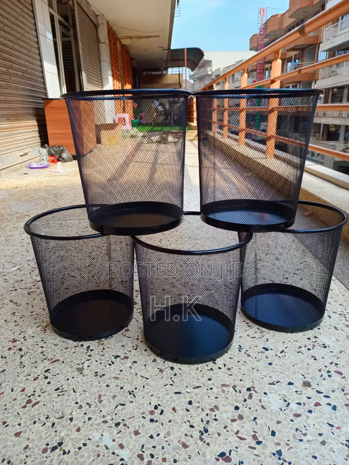 Mettalic Waste Paperbasket – Black