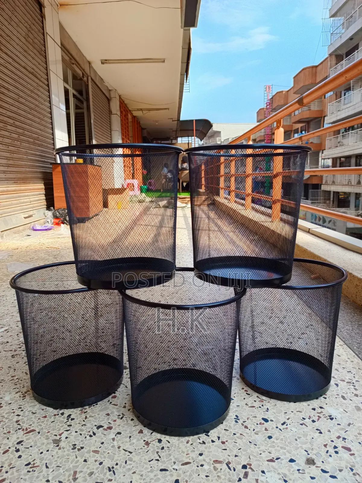 Mettalic Waste Paperbasket – Black