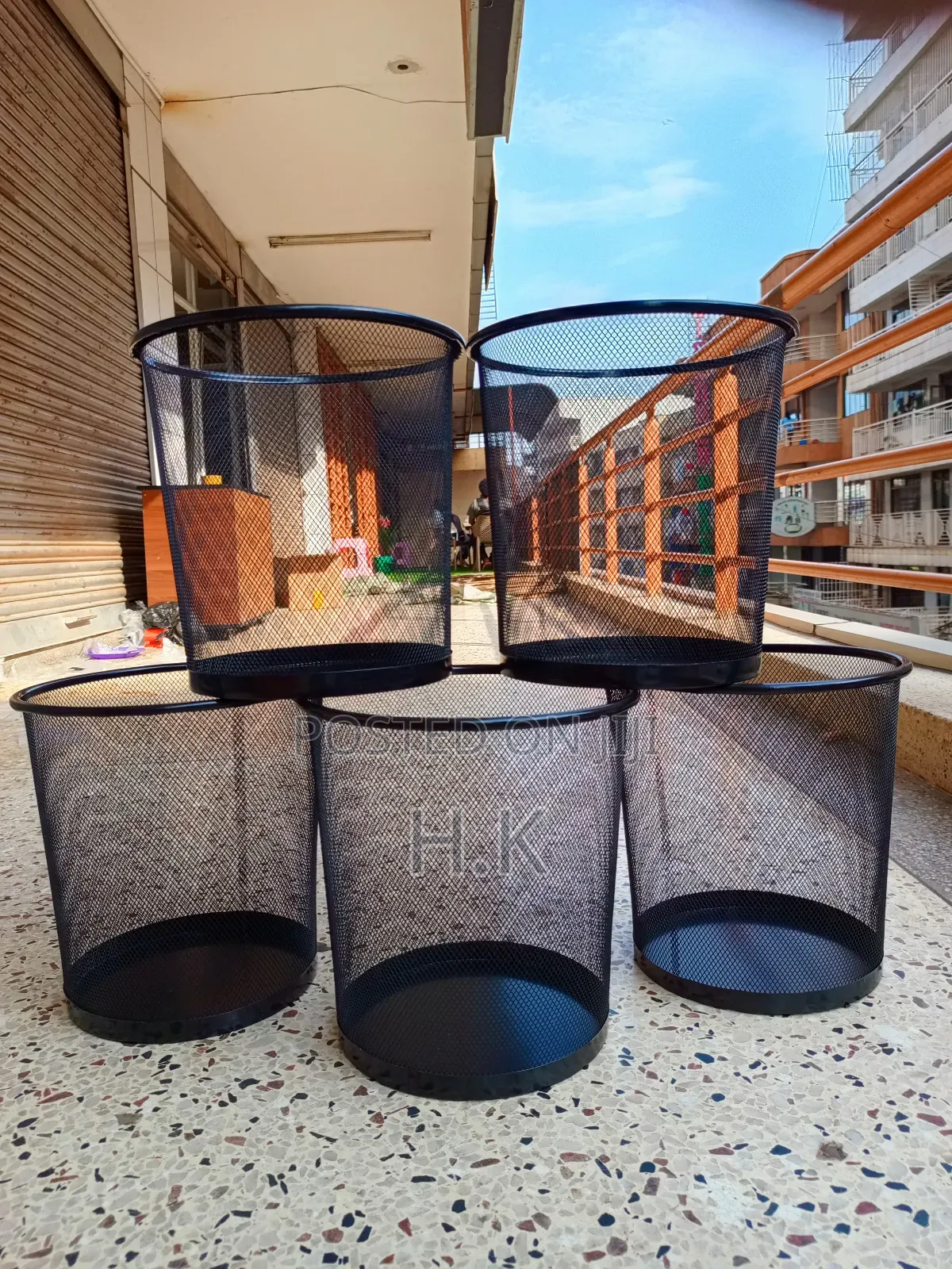 Mettalic Waste Paperbasket – Black