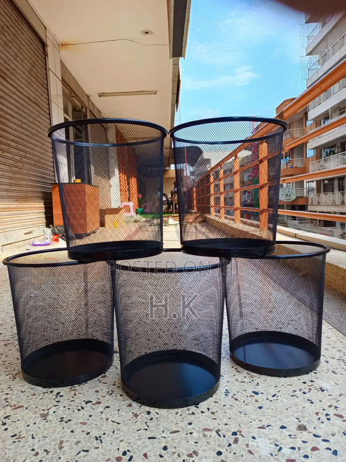 Mettalic Waste Paperbasket – Black