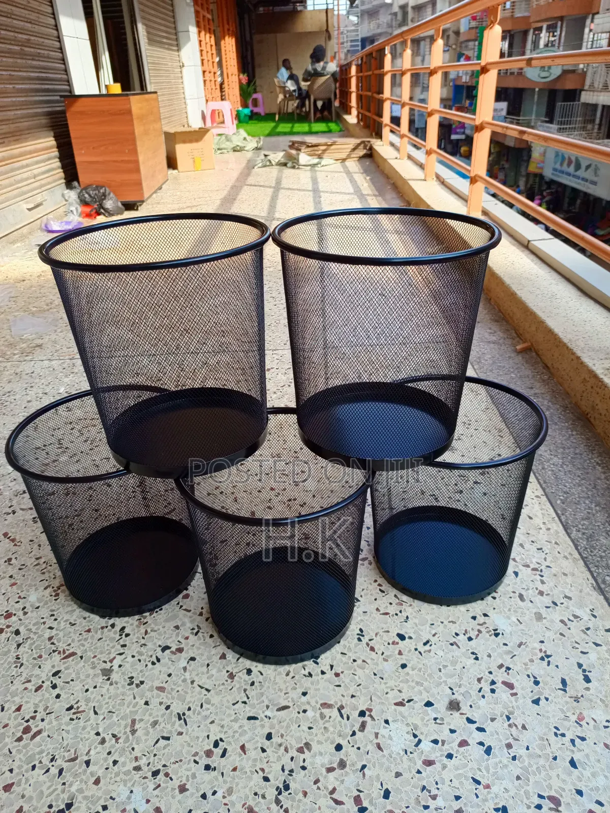 Mettalic Waste Paperbasket – Black