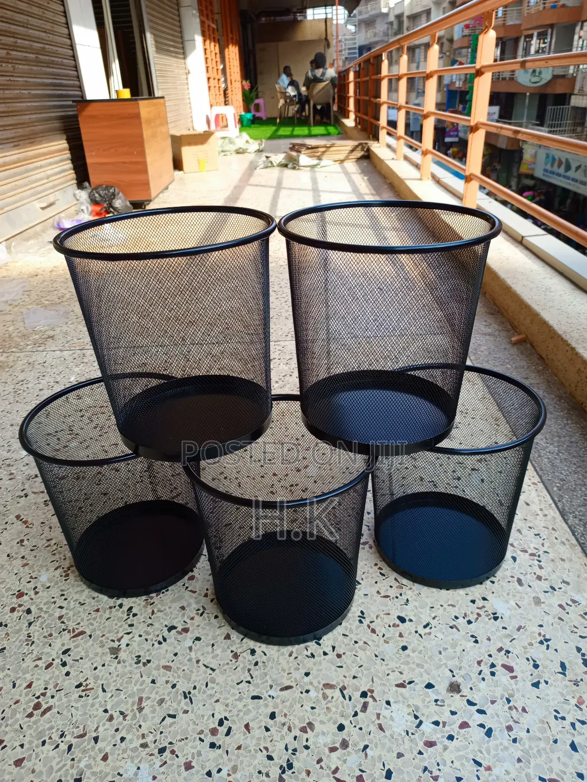 Mettalic Waste Paperbasket – Black