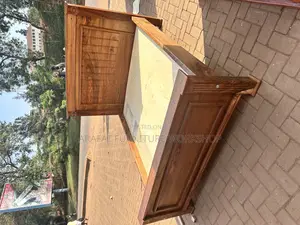 Solid Mugavu Bed