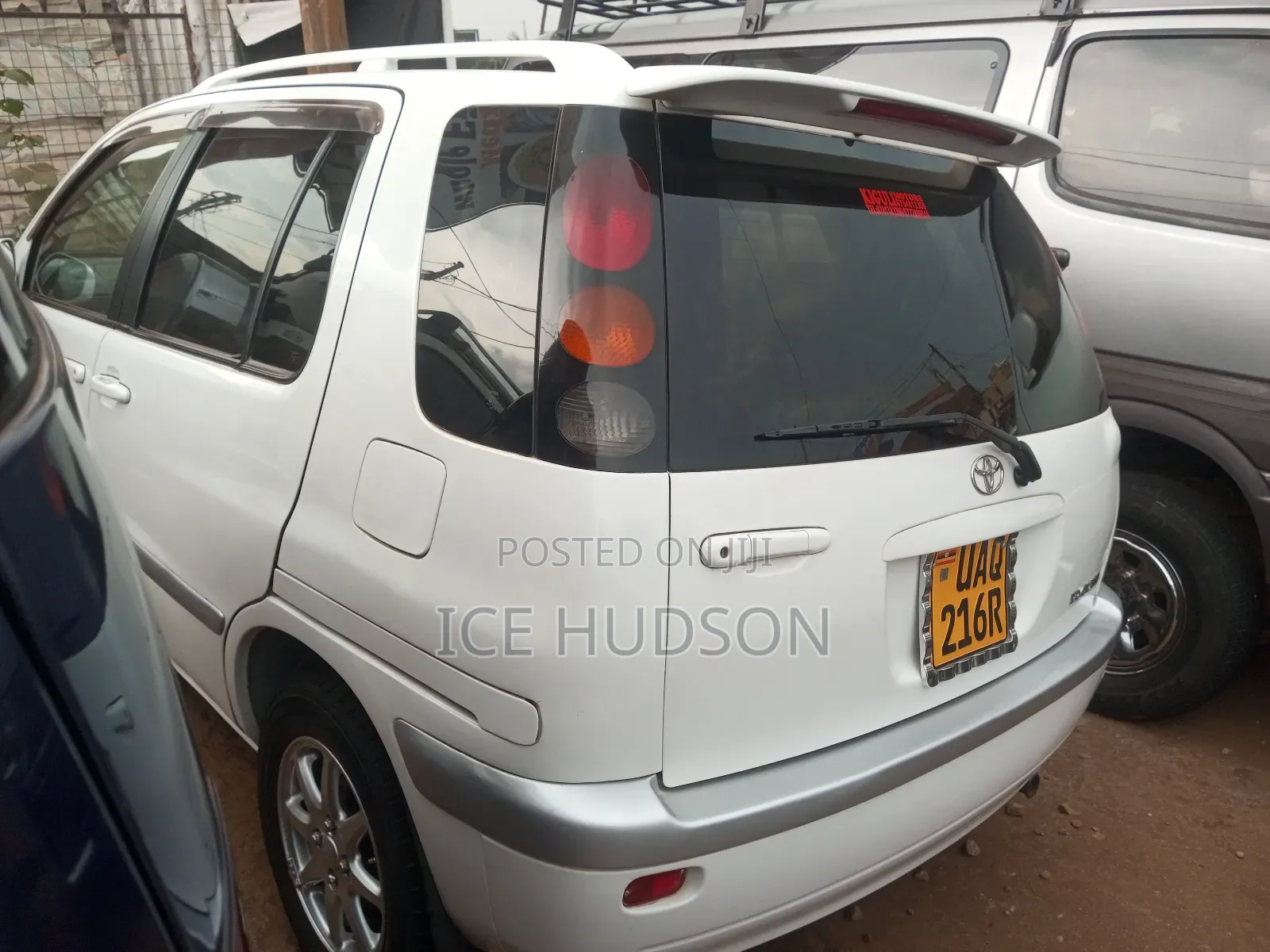 Toyota Raum 2000 Pearl