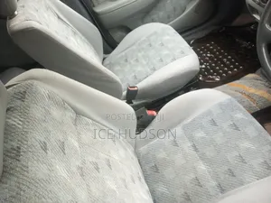 Toyota Raum 2000 Pearl