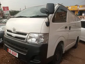 Toyota HiAce 2009 White