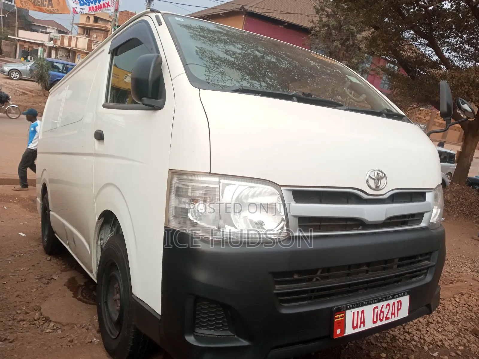 Toyota HiAce 2009 White