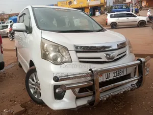 Toyota Noah 2010 White