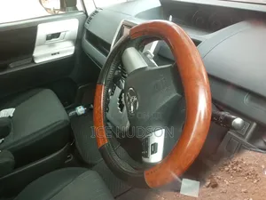 Toyota Noah 2010 White
