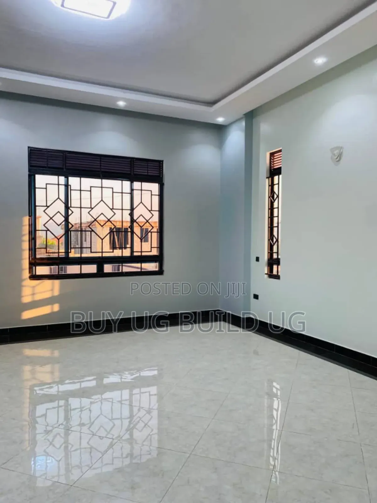 4bdrm Bungalow in Kitende Entebbe Road, Division B for sale