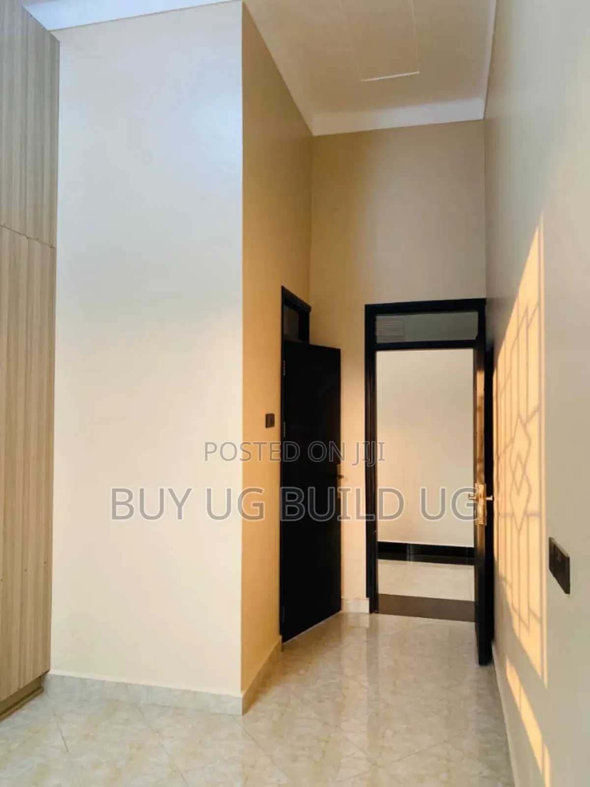 4bdrm Bungalow in Kitende Entebbe Road, Division B for sale