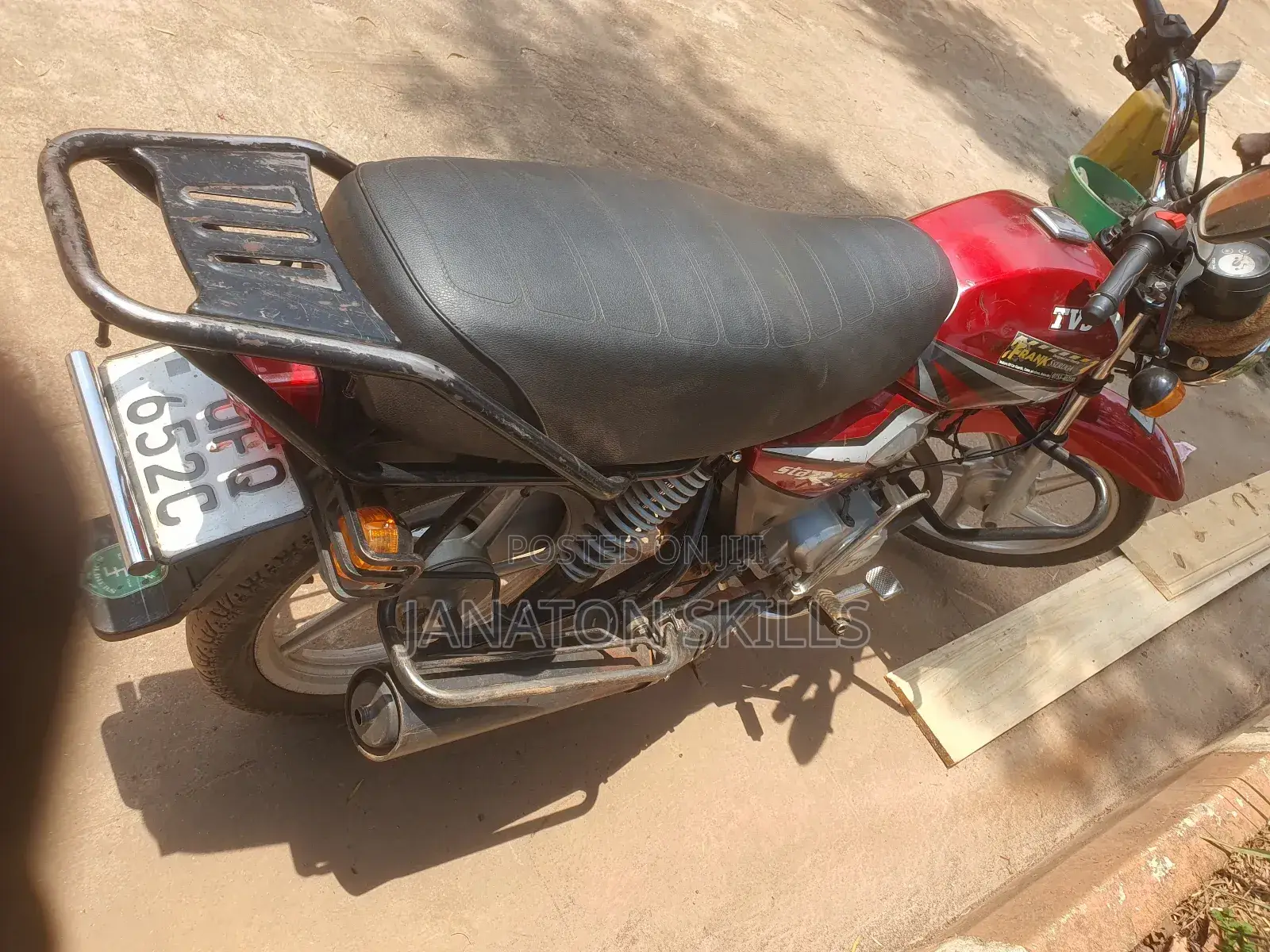 TVS HLX 125 2022 Red