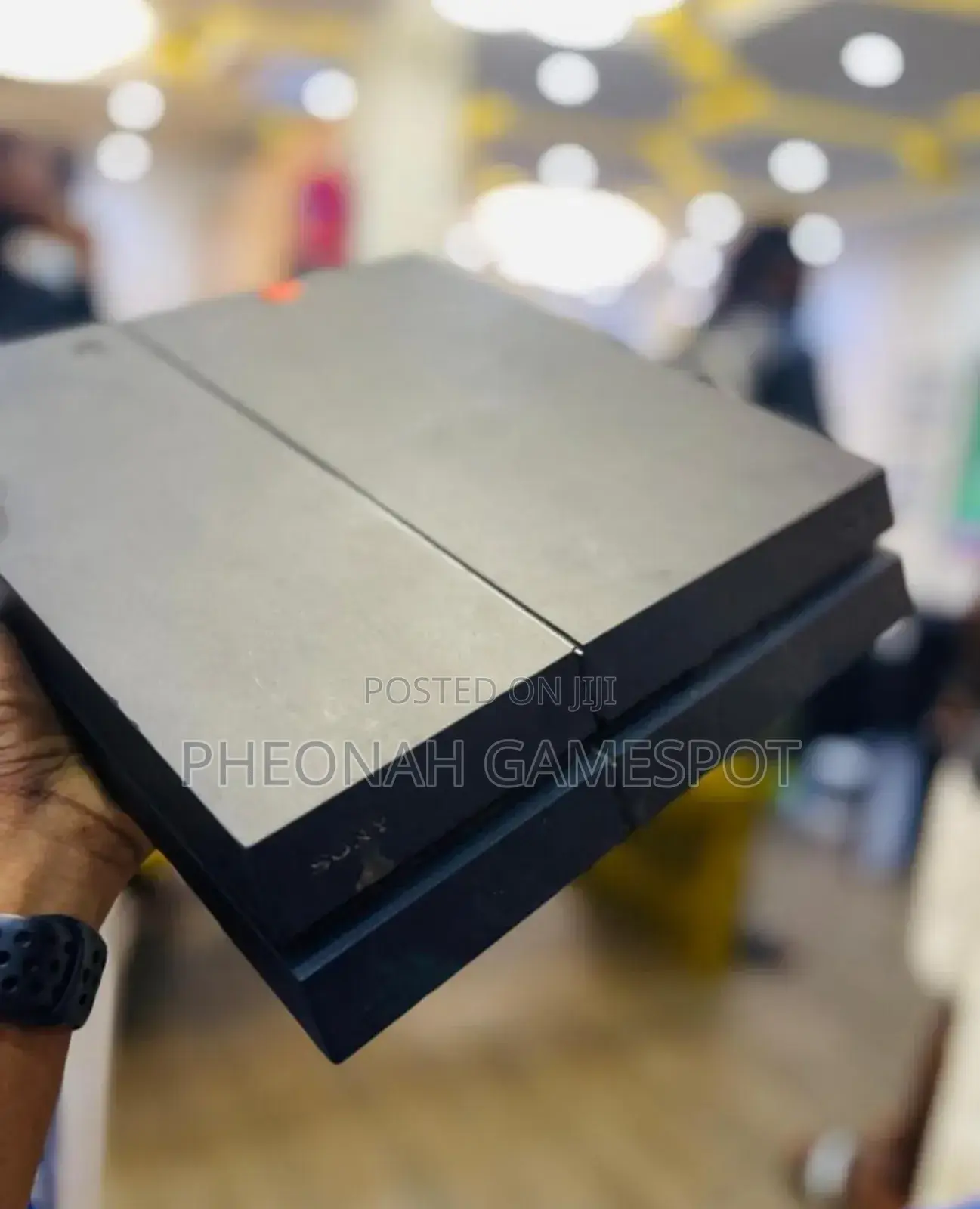 Chipped Ps4 Console With Games And Controllers