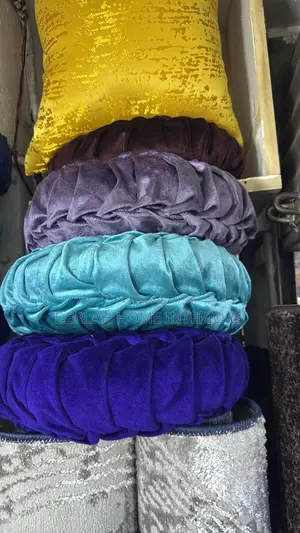Round/Cushions/Cushions