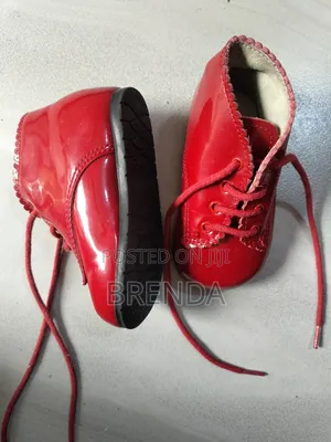 Used Bettina Size 18 Red Shoes