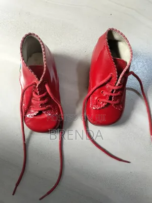 Used Bettina Size 18 Red Shoes