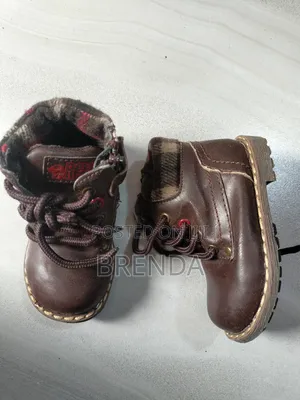 Used Size 19 Detit Brown Boots