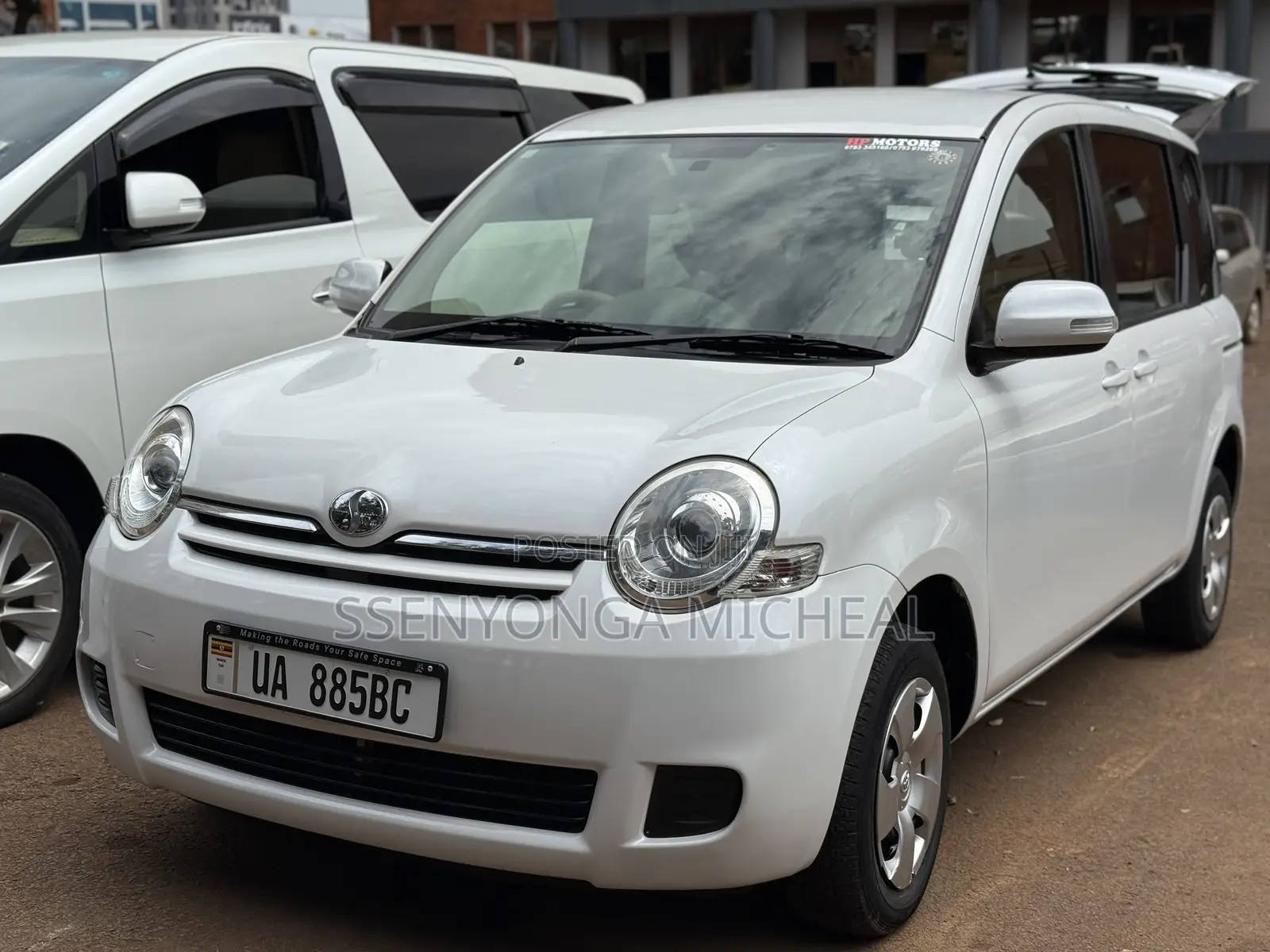 Toyota Sienta 2014 Silver