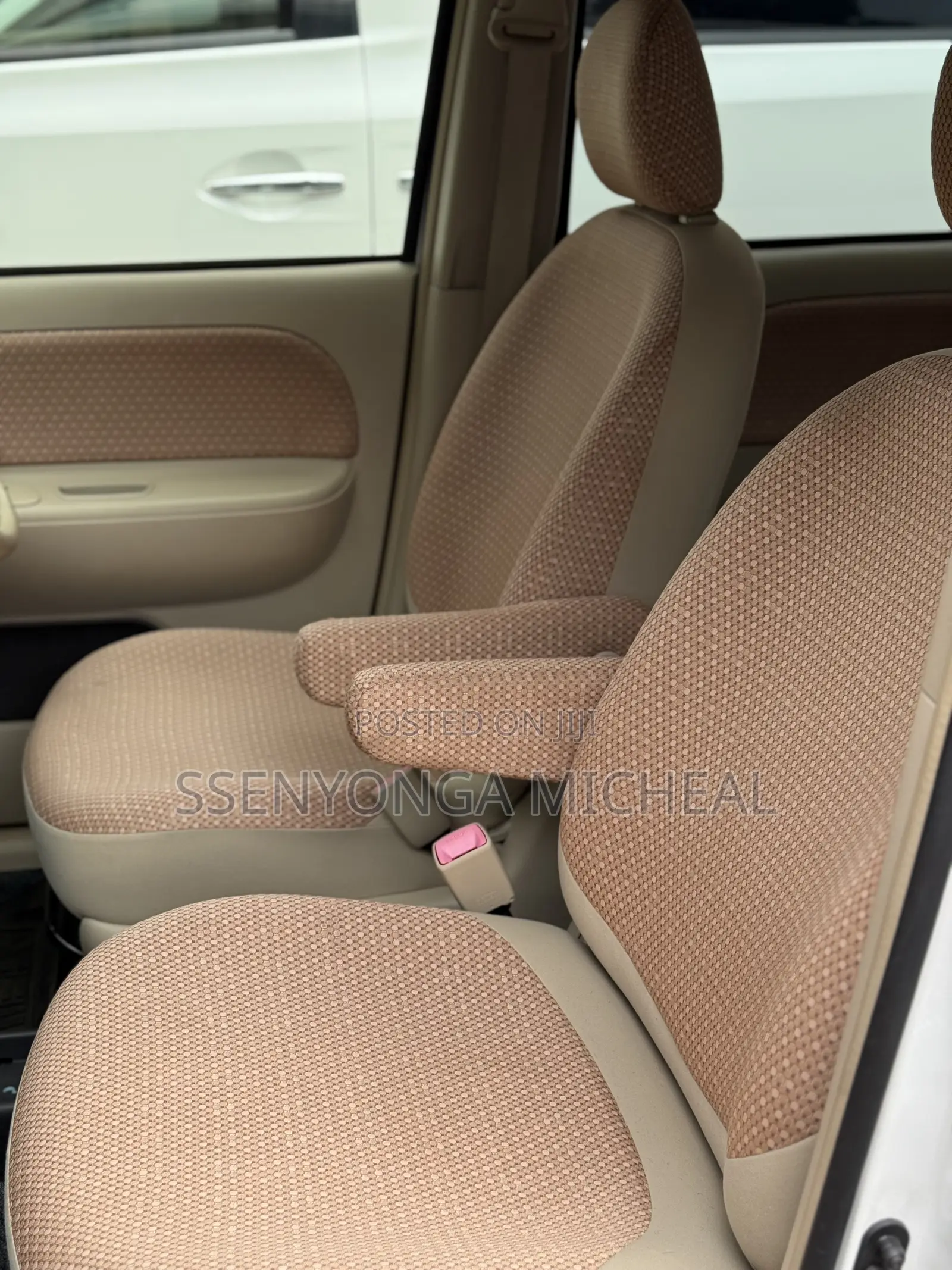 Toyota Sienta 2014 Silver