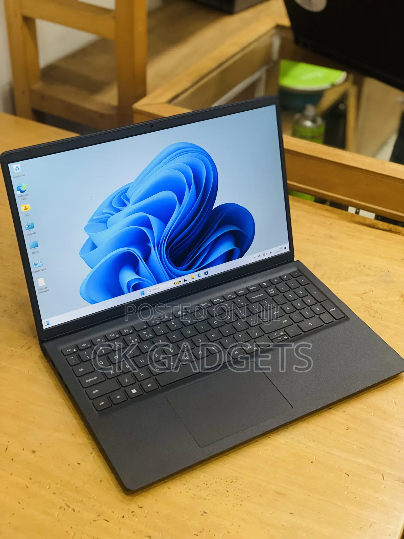 New Laptop Dell Vostro 3520 16GB Intel Core I5 SSD 512GB