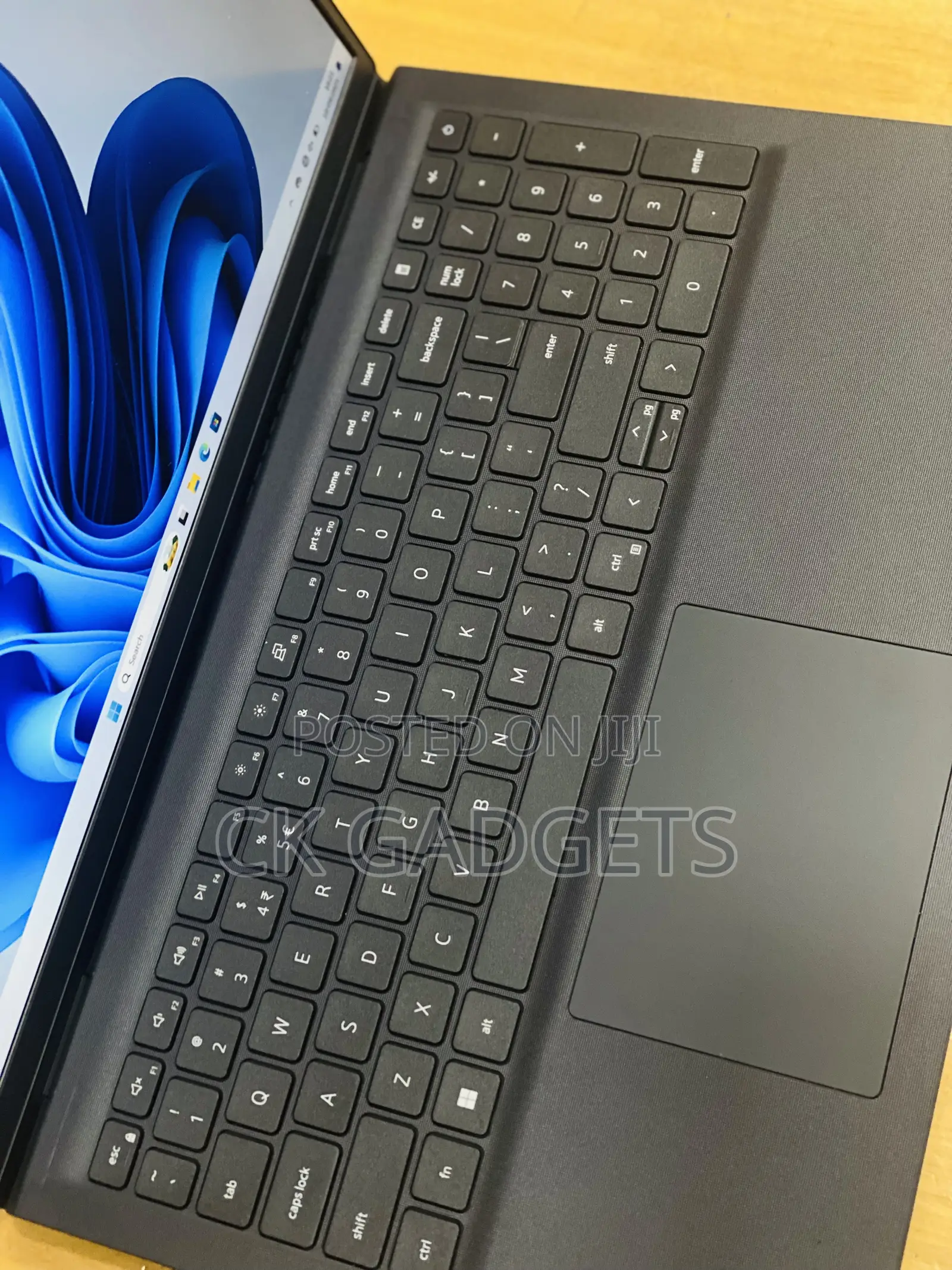 New Laptop Dell Vostro 3520 16GB Intel Core I5 SSD 512GB