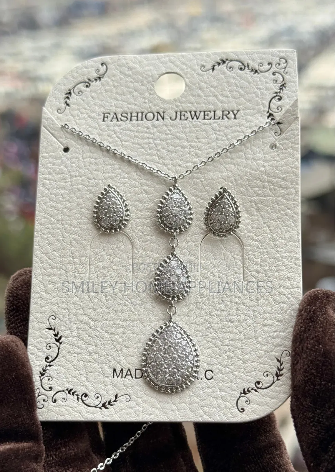 Brand New Women's Fashion Jewelry Necklace at 20% Discount Price Sale