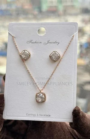 Branded Fashion Jewelry Women's Original Necklace at 20% Discount Sales