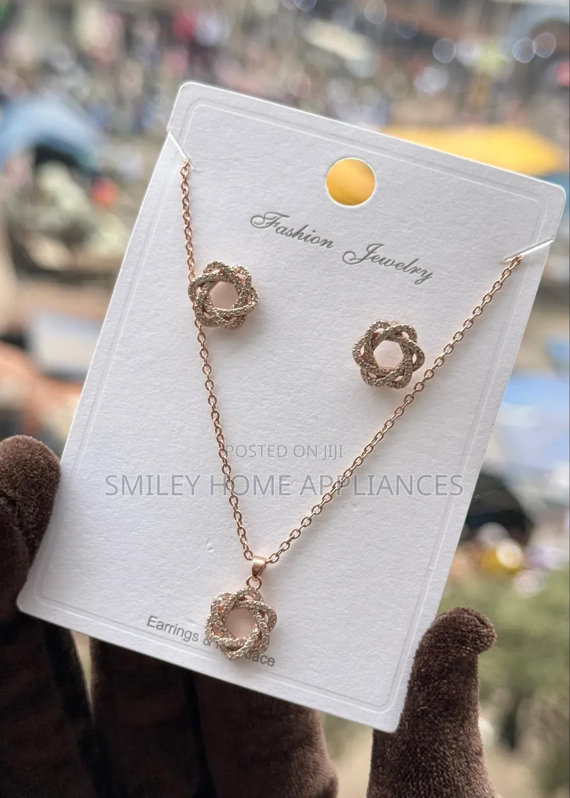 High Quality Branded Fashion Jewelry Necklace at 20% Discount Price
